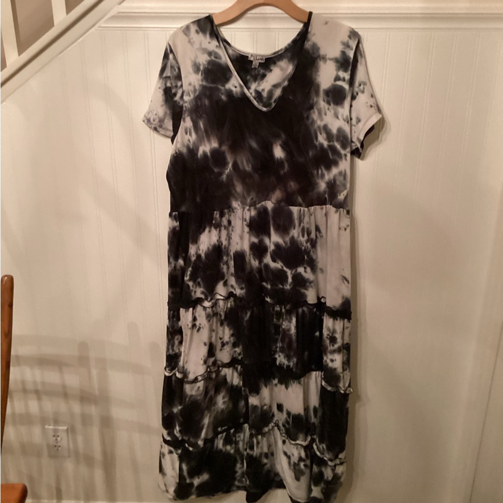 Maxi Tiered Dress Tie Dye Black and White 3X by J for Justify
